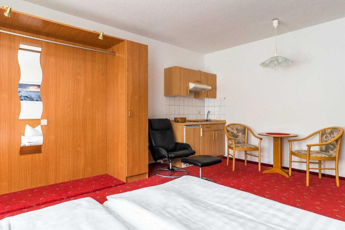 Hotel Am Brauhaus Варен Экстерьер фото