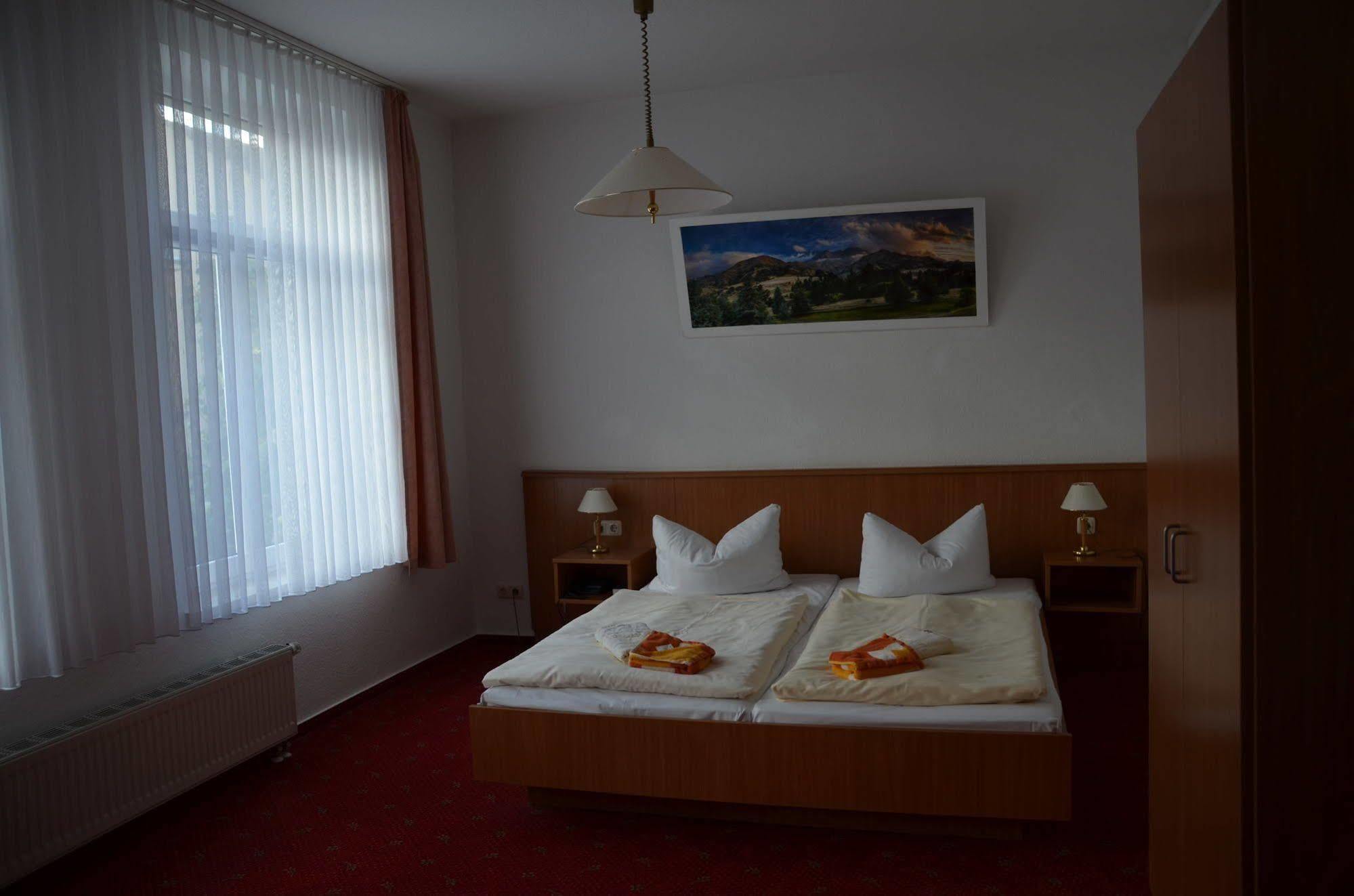 Hotel Am Brauhaus Варен Экстерьер фото